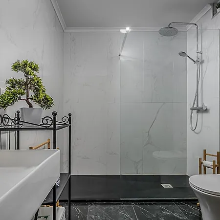 Casa Dos Bardos Holiday home Alvacoes do Corgo