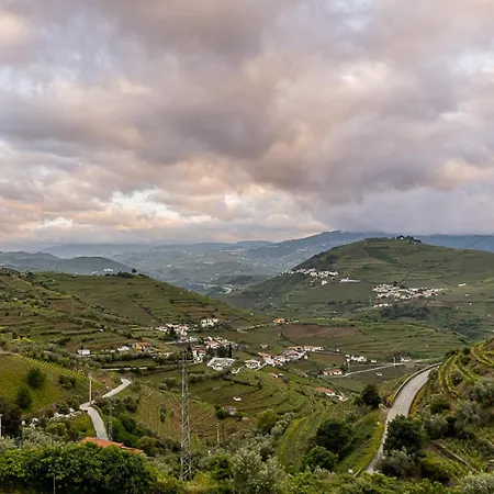 Casa Dos Bardos Holiday home Alvacoes do Corgo